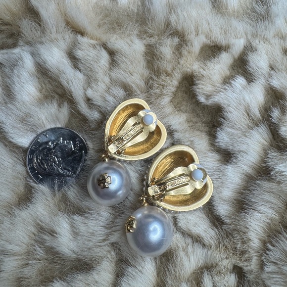 Tory Burch Elegant Pearl Heart Drop Clip on Earrings - Picture 3 of 10